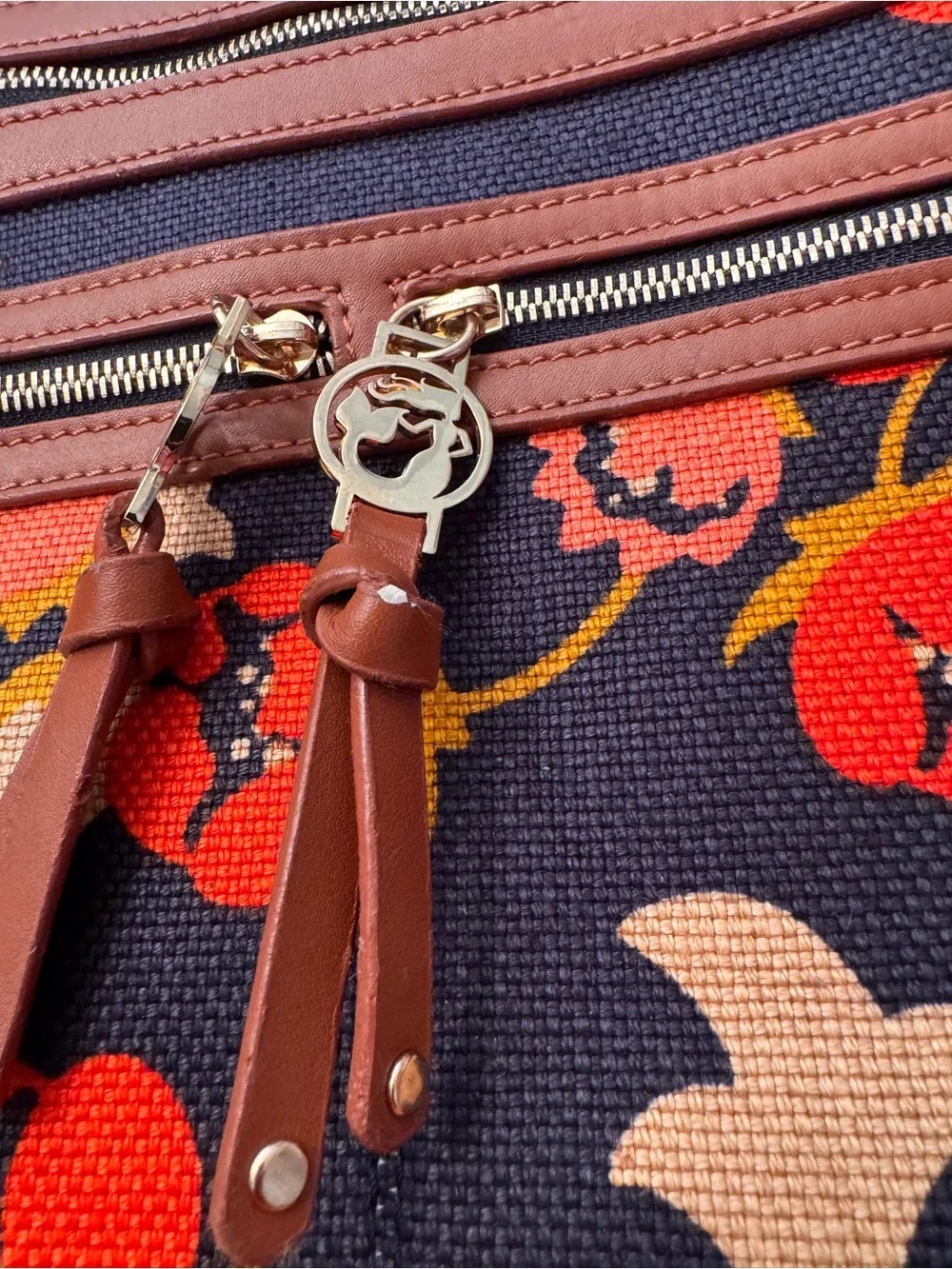 Spartina 449 De Renne Zipper Hipster - Floral Linen - NEEDS NEW STRAP or fixed